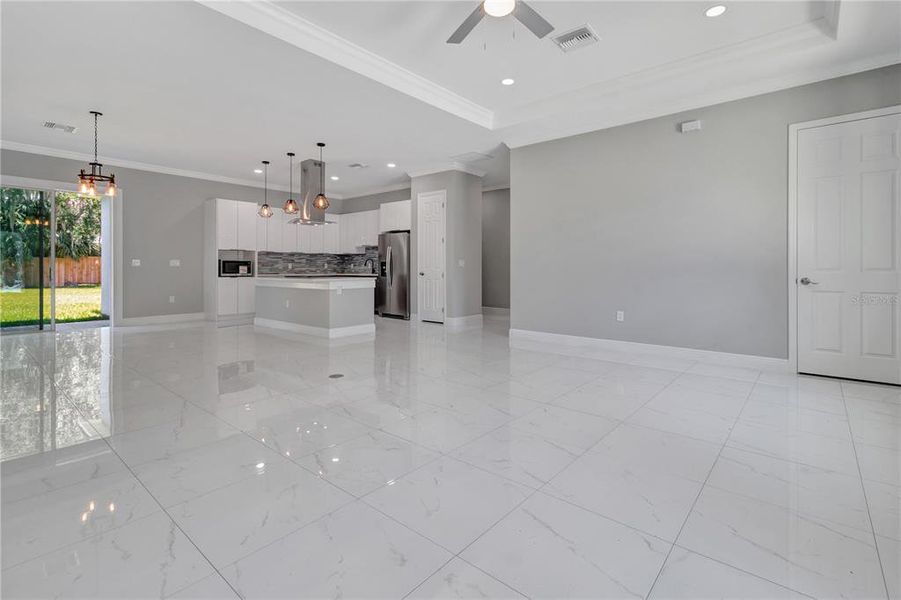 Spacious, unfurnished interior of a new home in , Leesburg (Image 19).