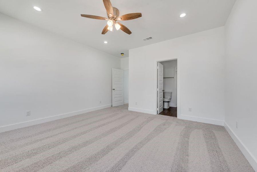 Spacious, unfurnished interior of a new home in , Dallas (Image 9). Spacious, unfurnished interior of a new home in , Dallas (Image 9).