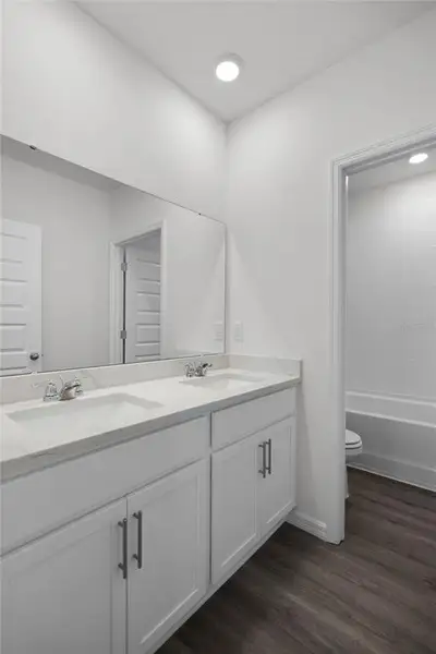 Furnished interior view inside a new home in Harmony at Lake Eloise, Winter Haven (Image 7). Furnished interior view inside a new home in Harmony at Lake Eloise, Winter Haven (Image 7).