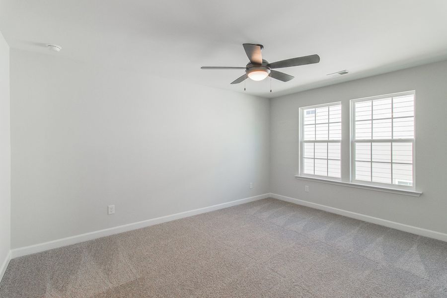 Spacious, unfurnished interior of a new home in Pebble Branch, Chapin (Image 34).
