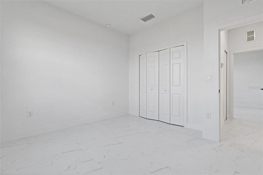 Spacious, unfurnished interior of a new home in , Lehigh Acres (Image 12).