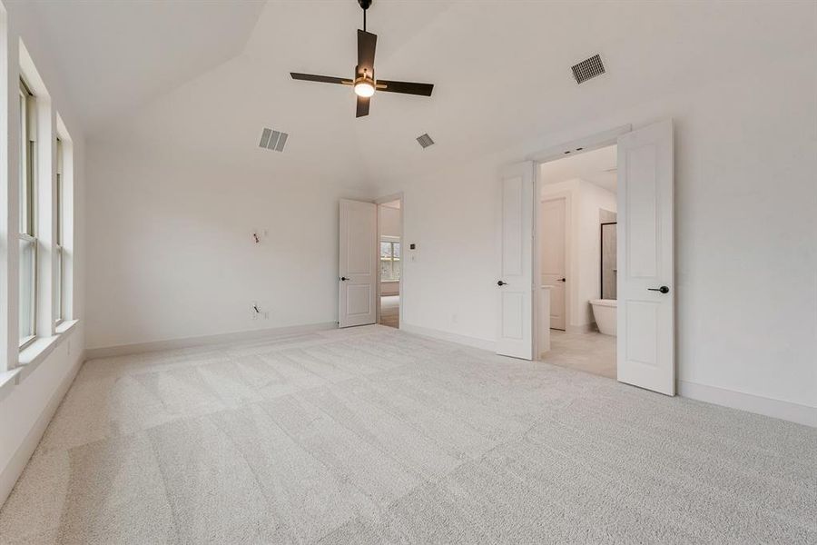 Spacious, unfurnished interior of a new home in Hillside Village, Celina (Image 18).