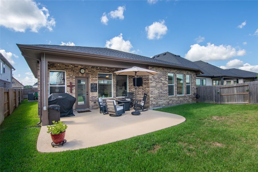 Perfect view of this outdoor space, inviting for family gatherings.
