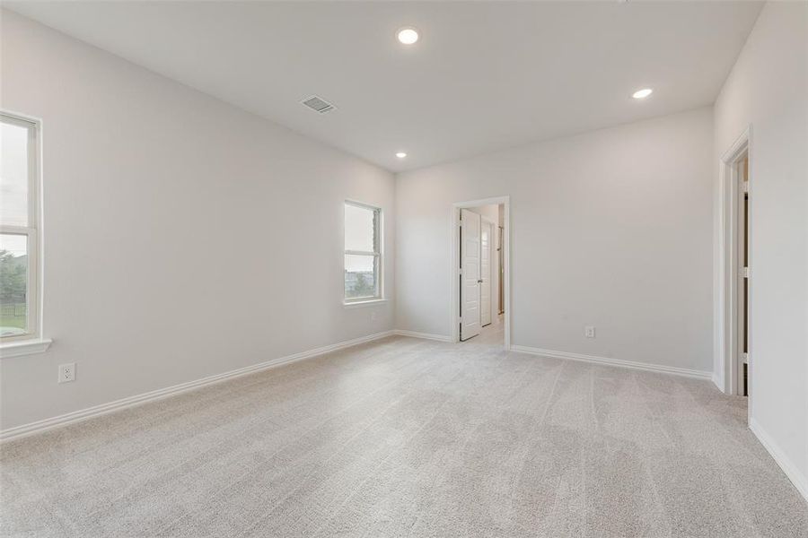 Spacious, unfurnished interior of a new home in Walden Pond, Forney (Image 27). Spacious, unfurnished interior of a new home in Walden Pond, Forney (Image 27).
