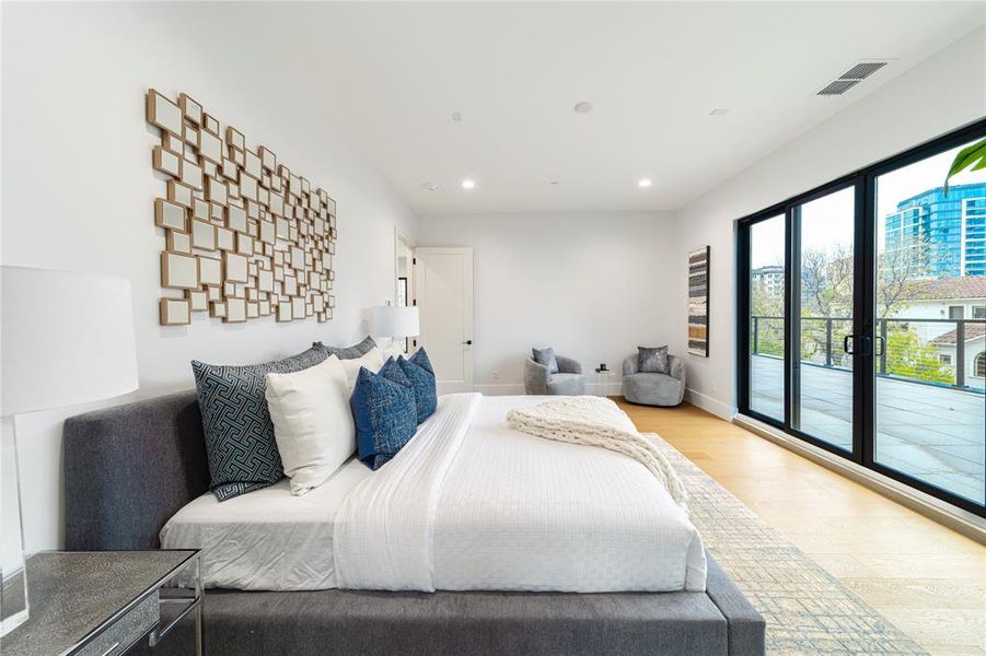 Furnished interior view inside a new home in , Dallas (Image 14).