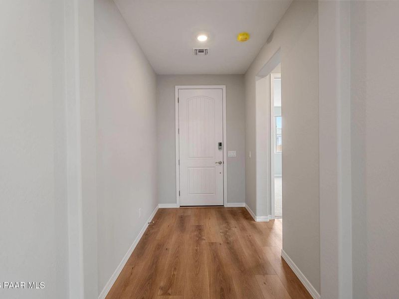 Spacious, unfurnished interior of a new home in North Ridge at Pronghorn Ranch, Prescott Valley (Image 15). Spacious, unfurnished interior of a new home in North Ridge at Pronghorn Ranch, Prescott Valley (Image 15).