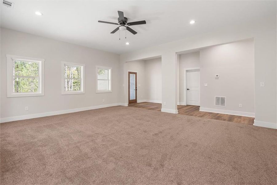 Spacious, unfurnished interior of a new home in , Bremen (Image 21).