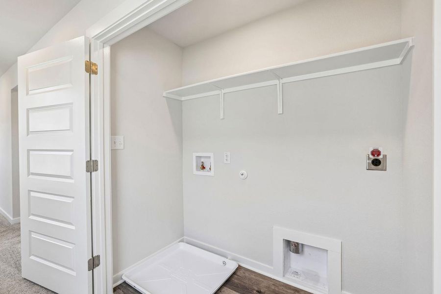 Spacious, unfurnished interior of a new home in Avery Centre, Round Rock (Image 14).