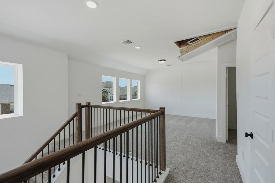 Spacious, unfurnished interior of a new home in Stillwater Ranch, San Antonio (Image 30).