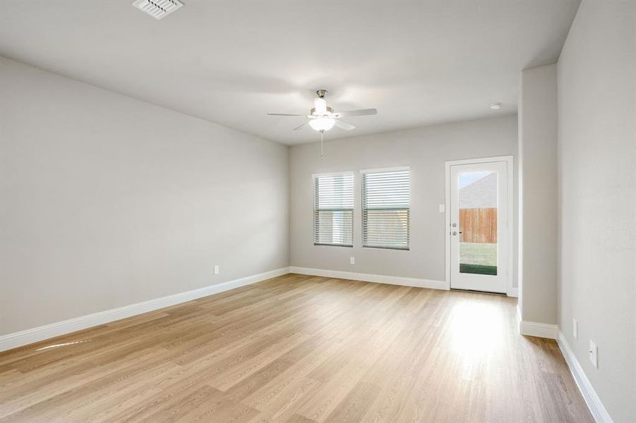 Photo is not of the actual home, but is an inspirational photo of builder’s model home and may depict options, furnishings, and/or decorator features that are not included. Photo is not of the actual home, but is an inspirational photo of builder’s model home and may depict options, furnishings, and/or decorator features that are not included.