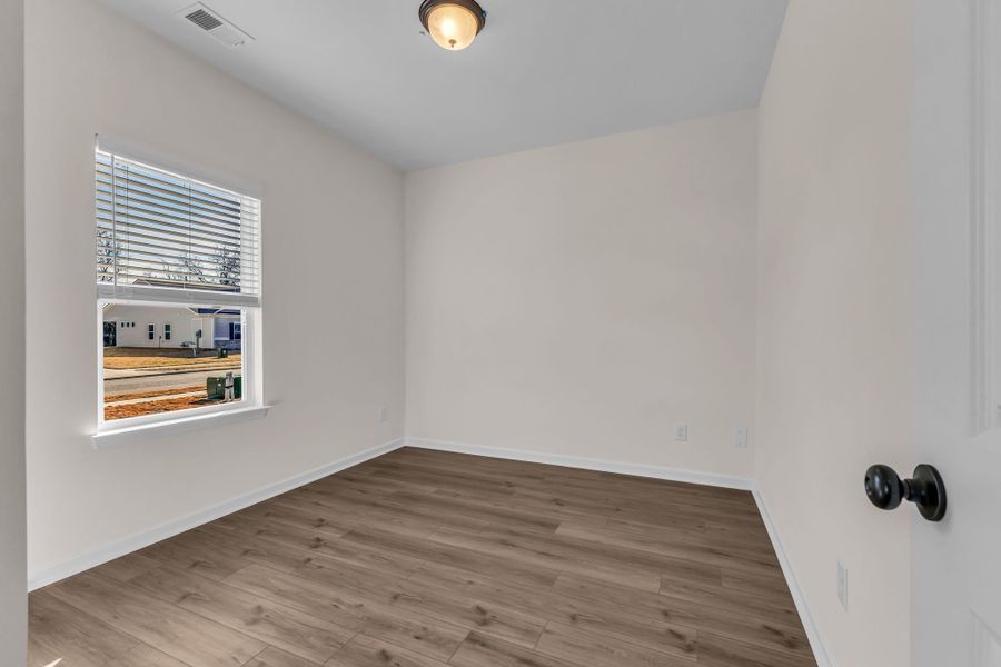 Spacious, unfurnished interior of a new home in Hampshire Hills, Columbia (Image 23).