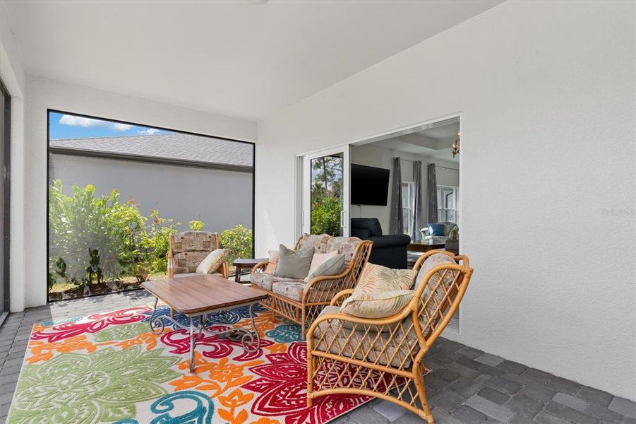 Exterior details and patio area of a home in , Port Charlotte (Image 4).