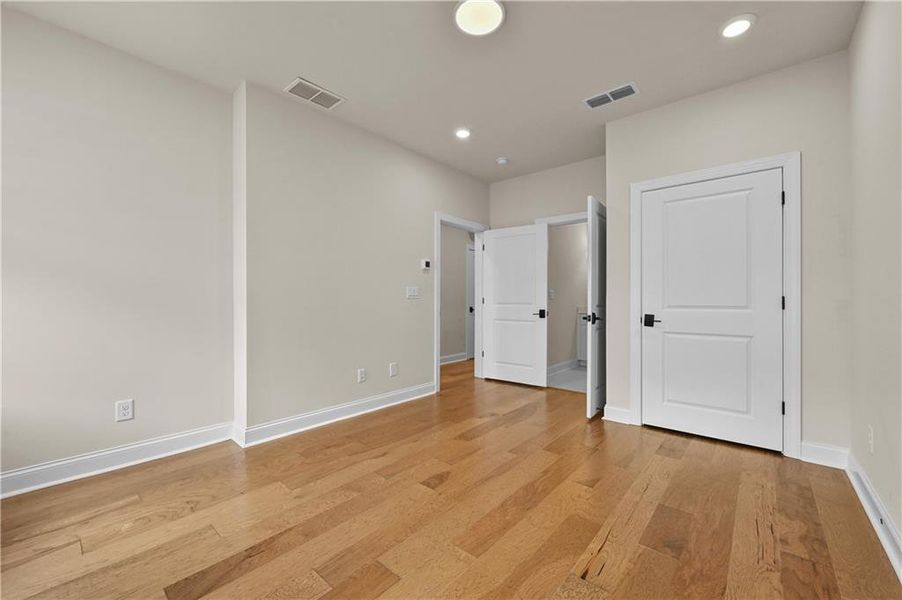 Spacious, unfurnished interior of a new home in , Johns Creek (Image 24).