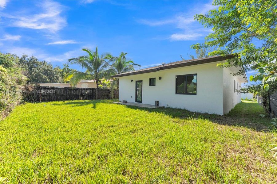 Front exterior of a new home in , Miami, FL, highlighting curb appeal (Image 20).