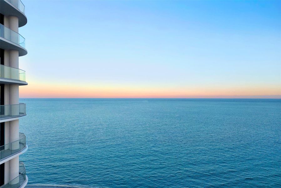 Condo located in Fort Lauderdale, FL showcasing its design and architecture (Image 4).