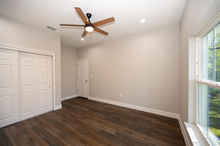 Spacious, unfurnished interior of a new home in , Deland (Image 38).