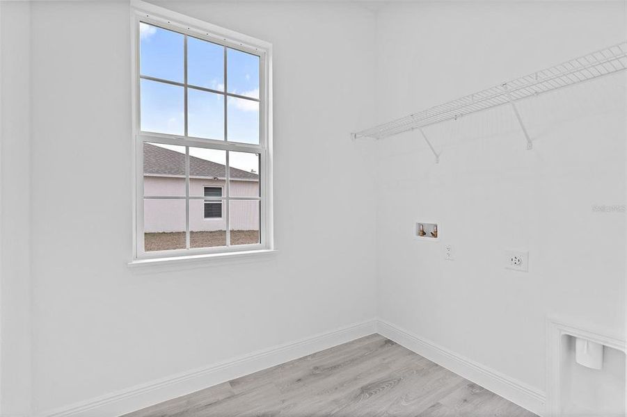 Spacious, unfurnished interior of a new home in , Ocala (Image 14).