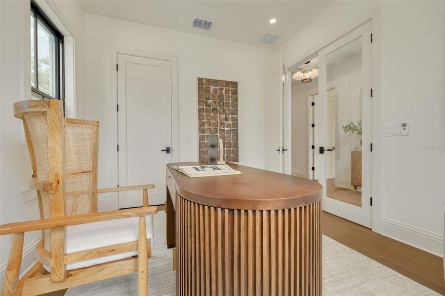 Furnished interior view inside a new home in , St. Petersburg (Image 15).