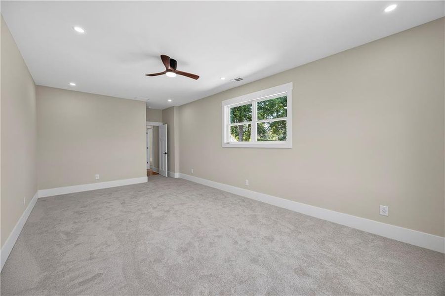 Spacious, unfurnished interior of a new home in , Marietta (Image 68).