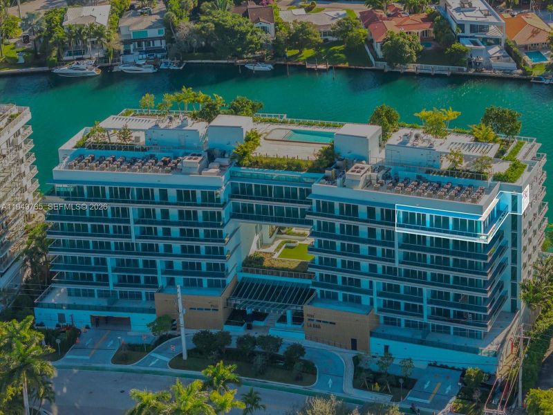 Condo located in Bay Harbor Islands, FL showcasing its design and architecture (Image 22).