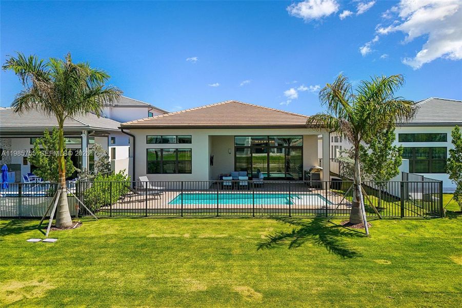 Exterior details and patio area of a home in , Boca Raton (Image 3).