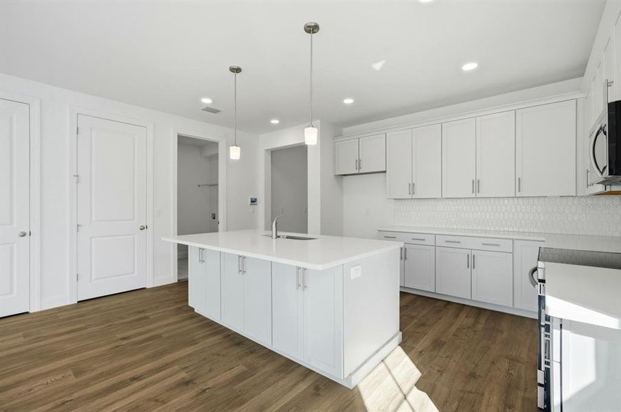 Furnished interior view inside a new home in Palm Coast Homes, Palm Coast (Image 6).