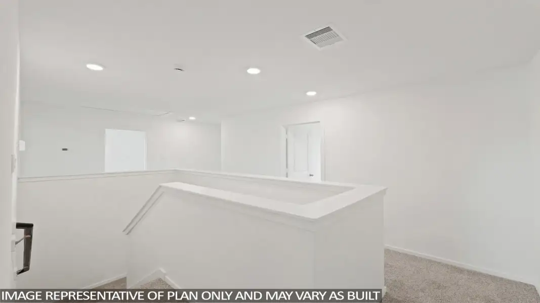 Spacious, unfurnished interior of a new home in Lexington Heights, Willis (Image 28).