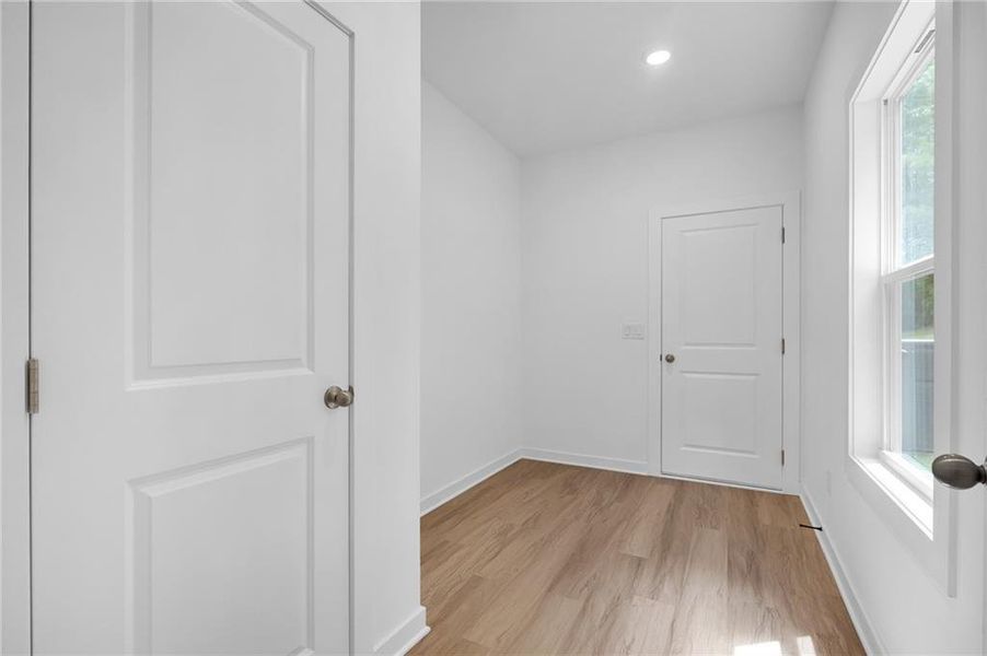 Spacious, unfurnished interior of a new home in , Atlanta (Image 13).