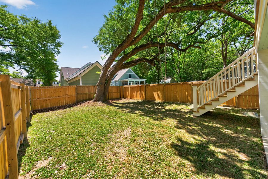 Exterior details and patio area of a home in , North Charleston (Image 25).