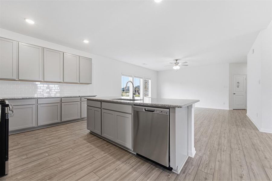 Furnished interior view inside a new home in Saddlebrook Estates, Waxahachie (Image 8).