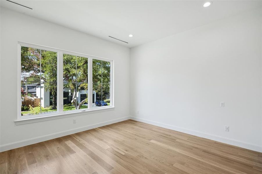 Spacious, unfurnished interior of a new home in , Dallas (Image 22).