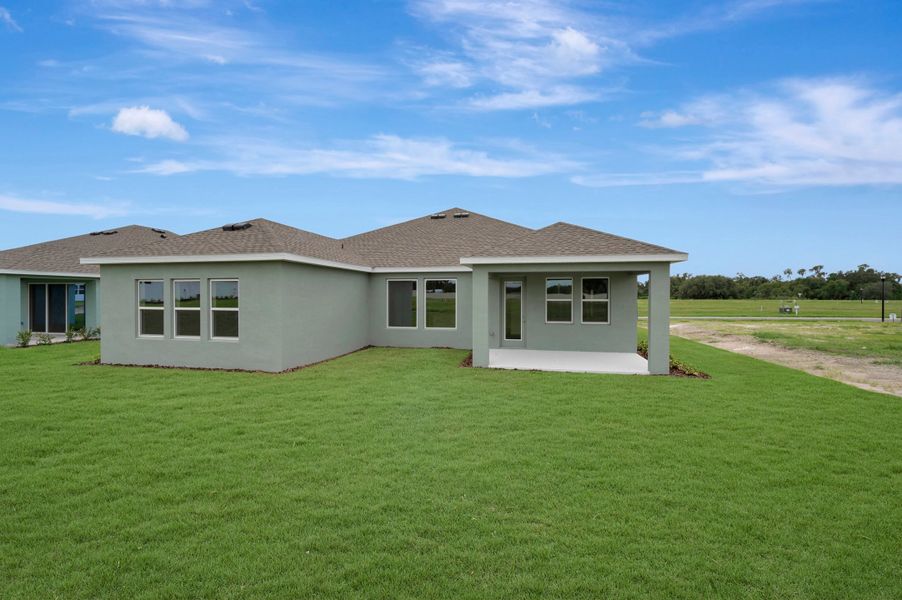 Exterior details and patio area of a home in Southwind – Executive Series, Plant City (Image 3).