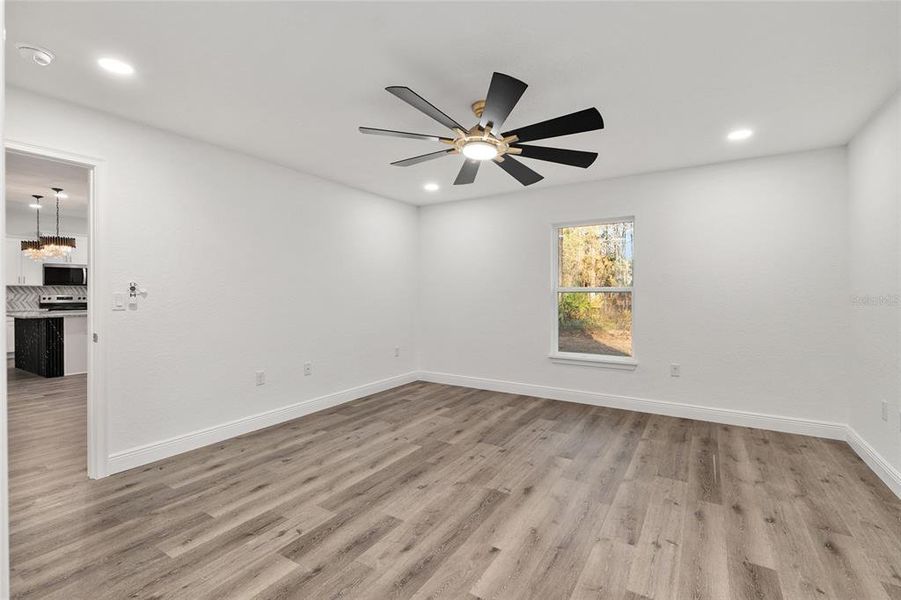 Spacious, unfurnished interior of a new home in , Dunnellon (Image 51).