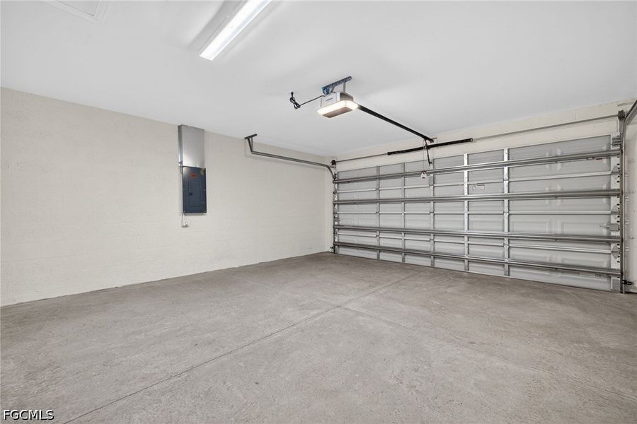 Spacious, unfurnished interior of a new home in Cape Coral, Cape Coral (Image 24). Spacious, unfurnished interior of a new home in Cape Coral, Cape Coral (Image 24).