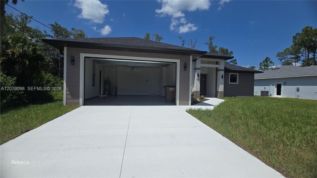Exterior details and patio area of a home in , Lehigh Acres (Image 3).