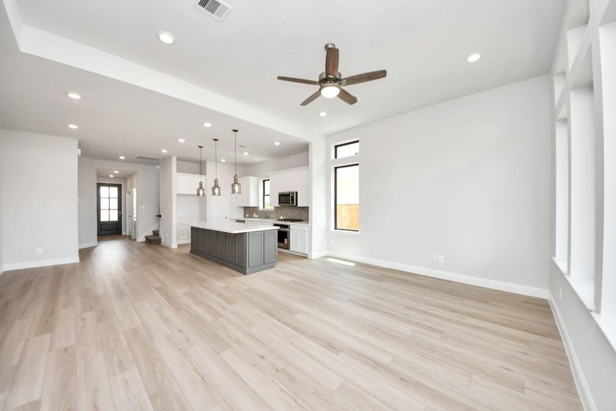 Spacious, unfurnished interior of a new home in Bridgeland: Signature Collection, Cypress (Image 9).