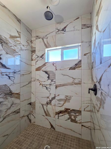 Close-up of interior finishes inside a home in , Eagle Pass (Image 16).