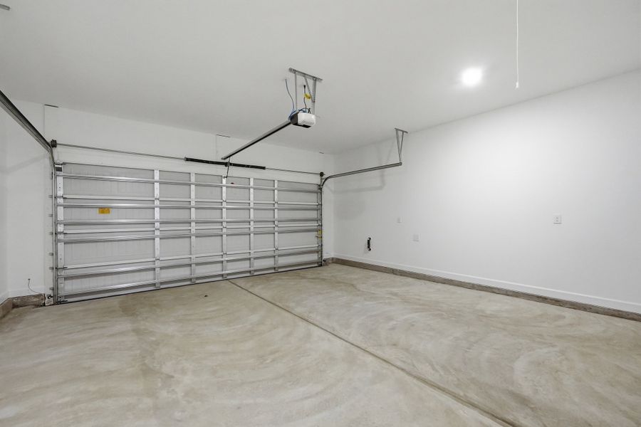 Spacious, unfurnished interior of a new home in , Crestview (Image 23).