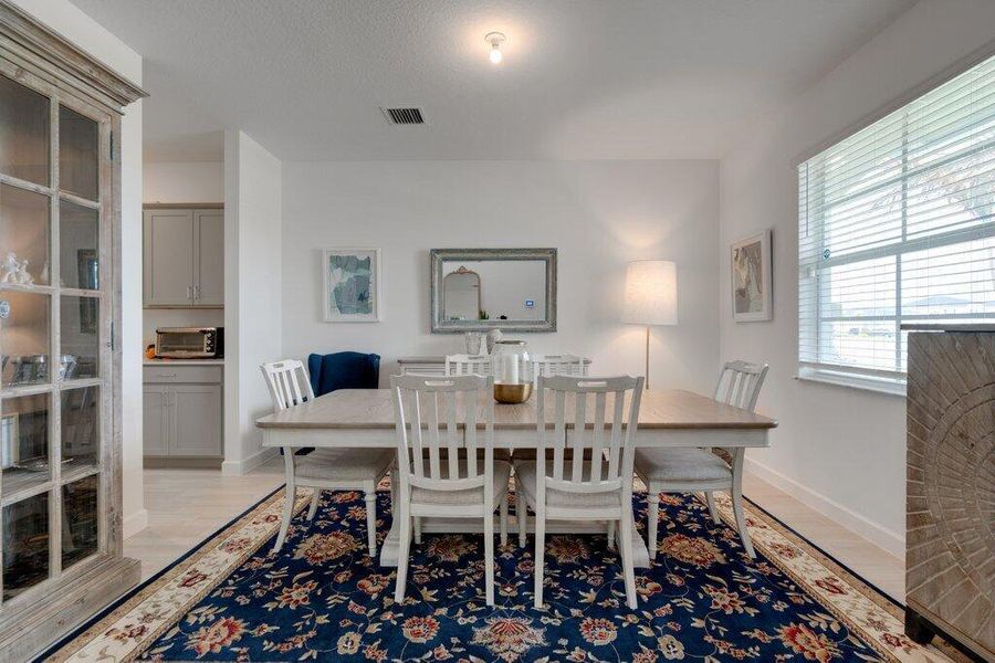Dining.jpg-SMALL Dining.jpg-SMALL