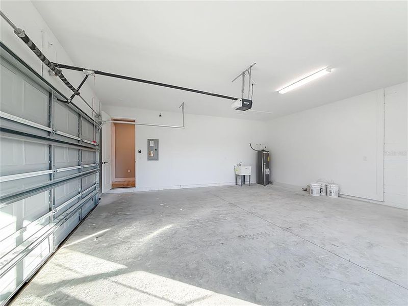 Spacious, unfurnished interior of a new home in , Ocala (Image 16). Spacious, unfurnished interior of a new home in , Ocala (Image 16).