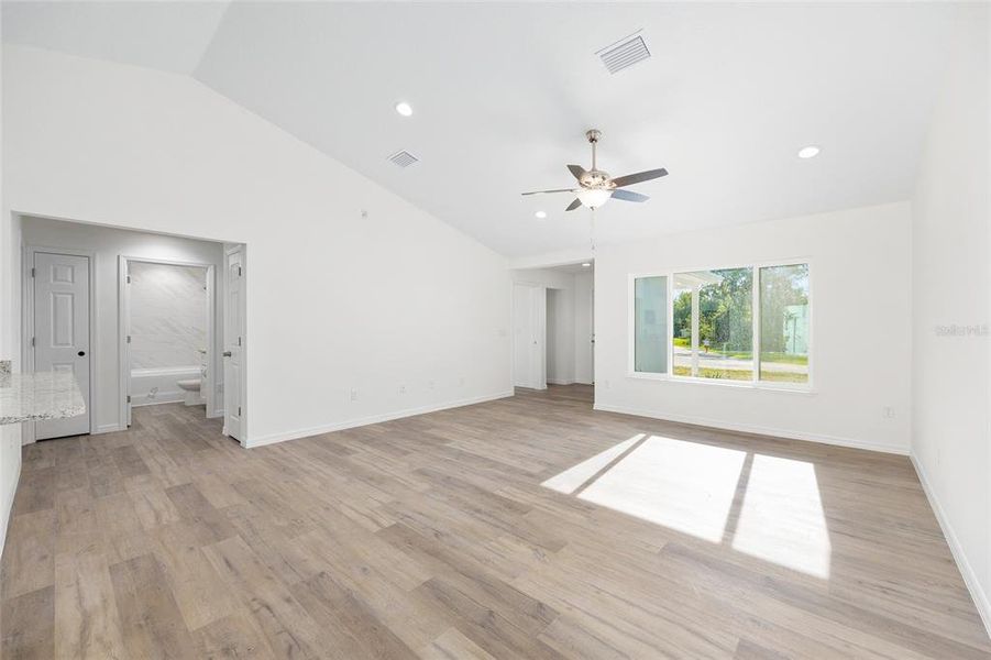Spacious, unfurnished interior of a new home in , Ocala (Image 75).