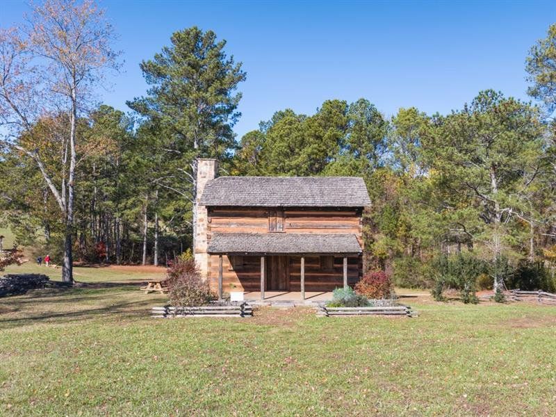 Image 83 of a home in Waypoint.