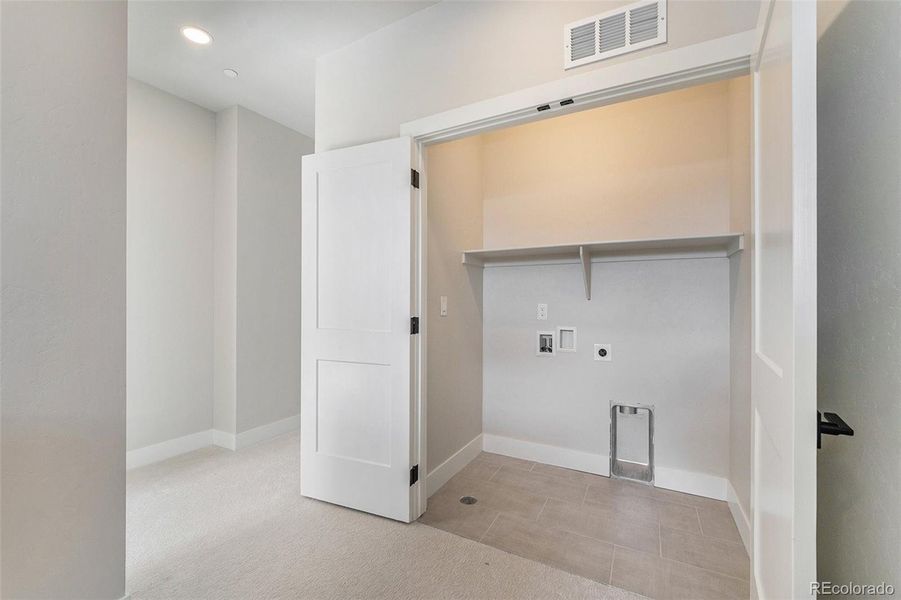 Spacious, unfurnished interior of a new home in , Winter Park (Image 11). Spacious, unfurnished interior of a new home in , Winter Park (Image 11).