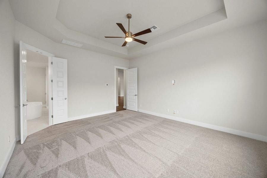 Spacious, unfurnished interior of a new home in Santa Rita Ranch, Georgetown (Image 18).