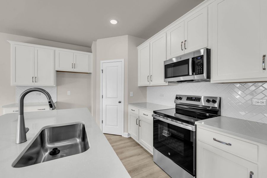 Furnished interior view inside a new home in , Ravenel (Image 5).