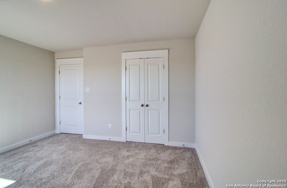 Spacious, unfurnished interior of a new home in Westridge, San Antonio (Image 28).
