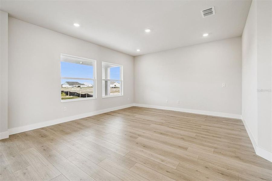 Spacious, unfurnished interior of a new home in Waterset Tradition Series, Apollo Beach (Image 20).