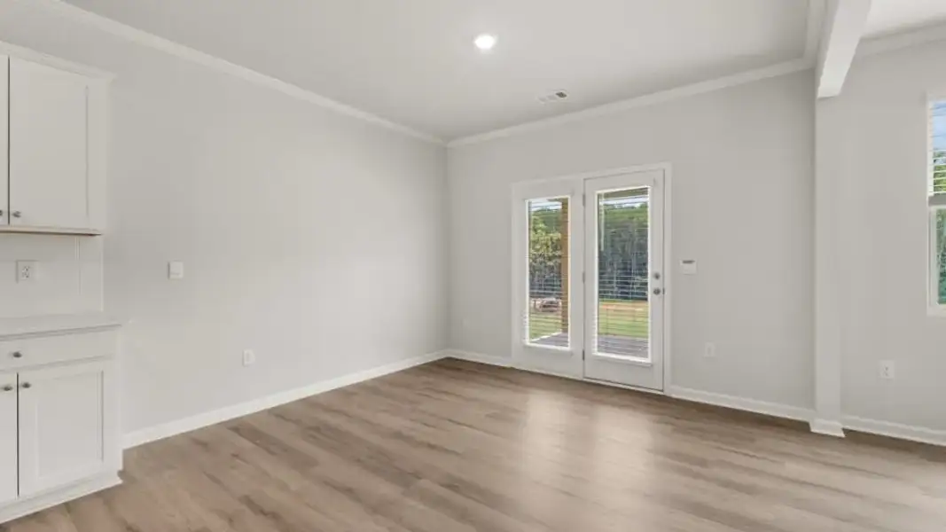 Spacious, unfurnished interior of a new home in Grandview at Lanier, Dawsonville (Image 15).