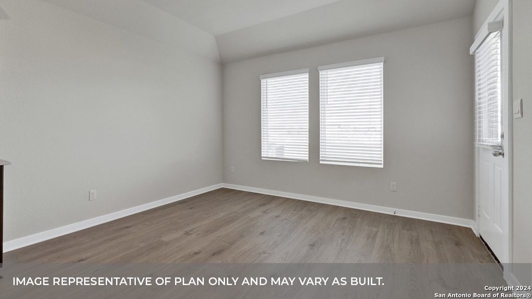 Spacious, unfurnished interior of a new home in Sonoma Oaks, Fredericksburg (Image 18).