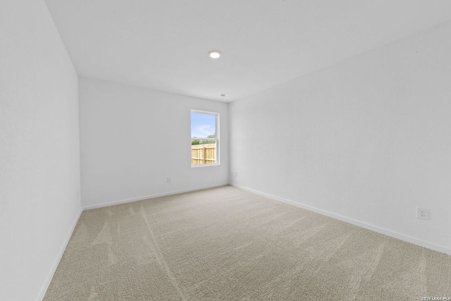 Spacious, unfurnished interior of a new home in Spring Grove, St. Hedwig (Image 16).